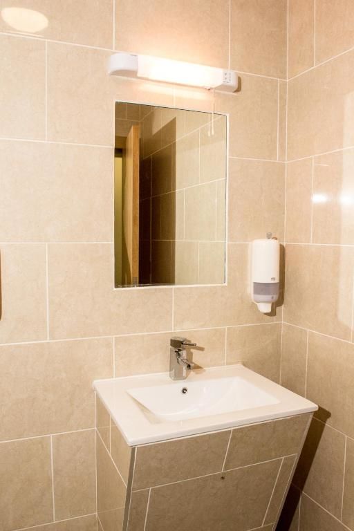 Хостелы Savoy Hostel Galway City Centre Голуэй