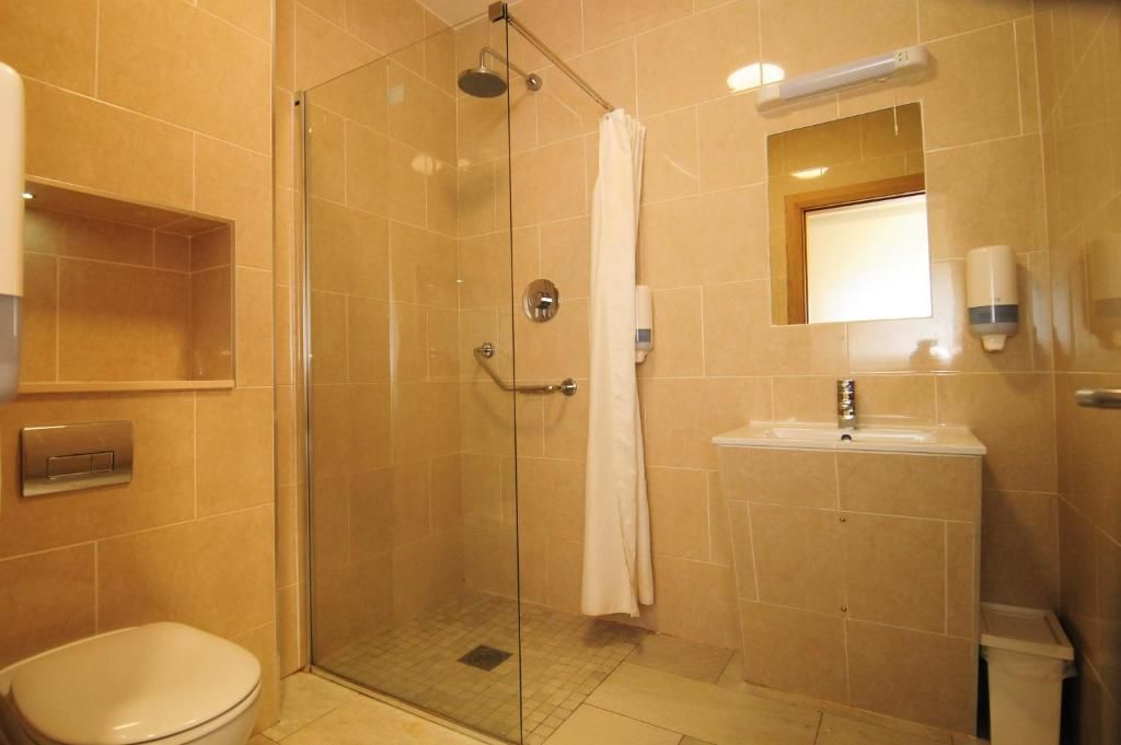 Хостелы Savoy Hostel Galway City Centre Голуэй