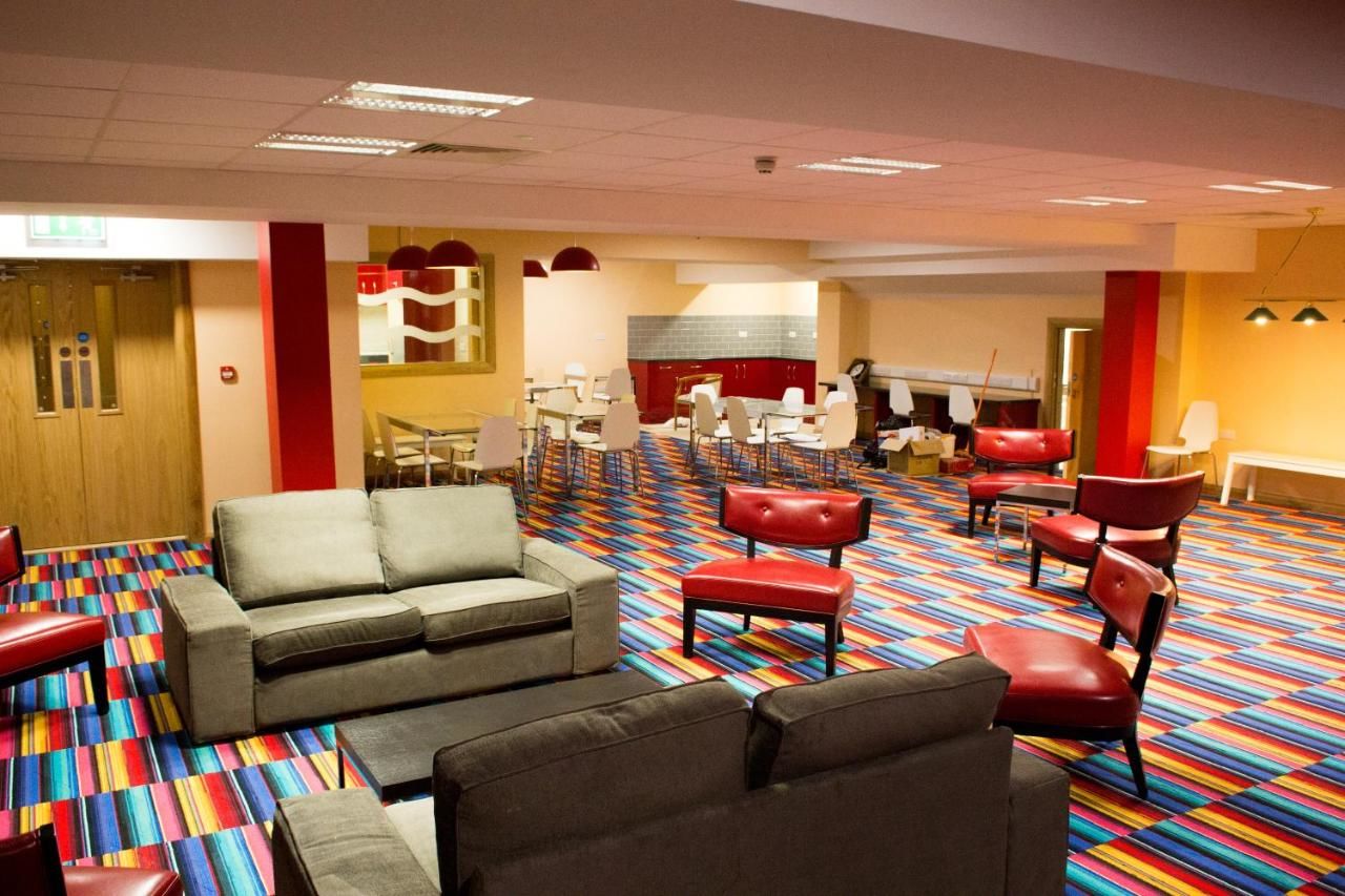 Хостелы Savoy Hostel Galway City Centre Голуэй-11