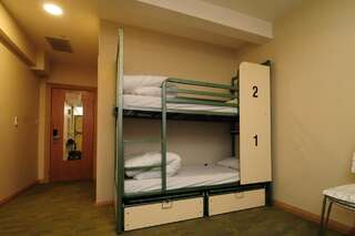Хостелы Savoy Hostel Galway City Centre Голуэй Односпальная кровать в общем 4-местном номере для мужчин и женщин-5